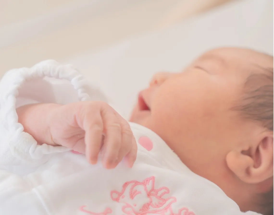 生まれてすぐの赤ちゃん